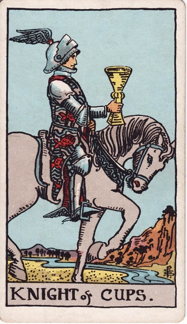 A gravura da carta Cavaleiro de Copas no baralho de tarot Rider-Waite-Smith