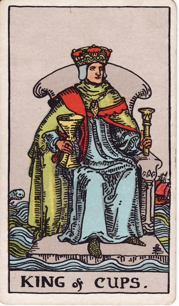 A gravura da carta Rei de Copas no baralho de tarot Rider-Waite-Smith