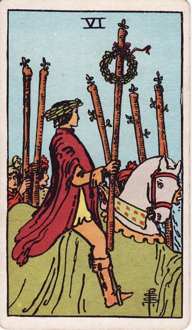 A gravura da carta Seis de Paus no baralho de tarot Rider-Waite-Smith